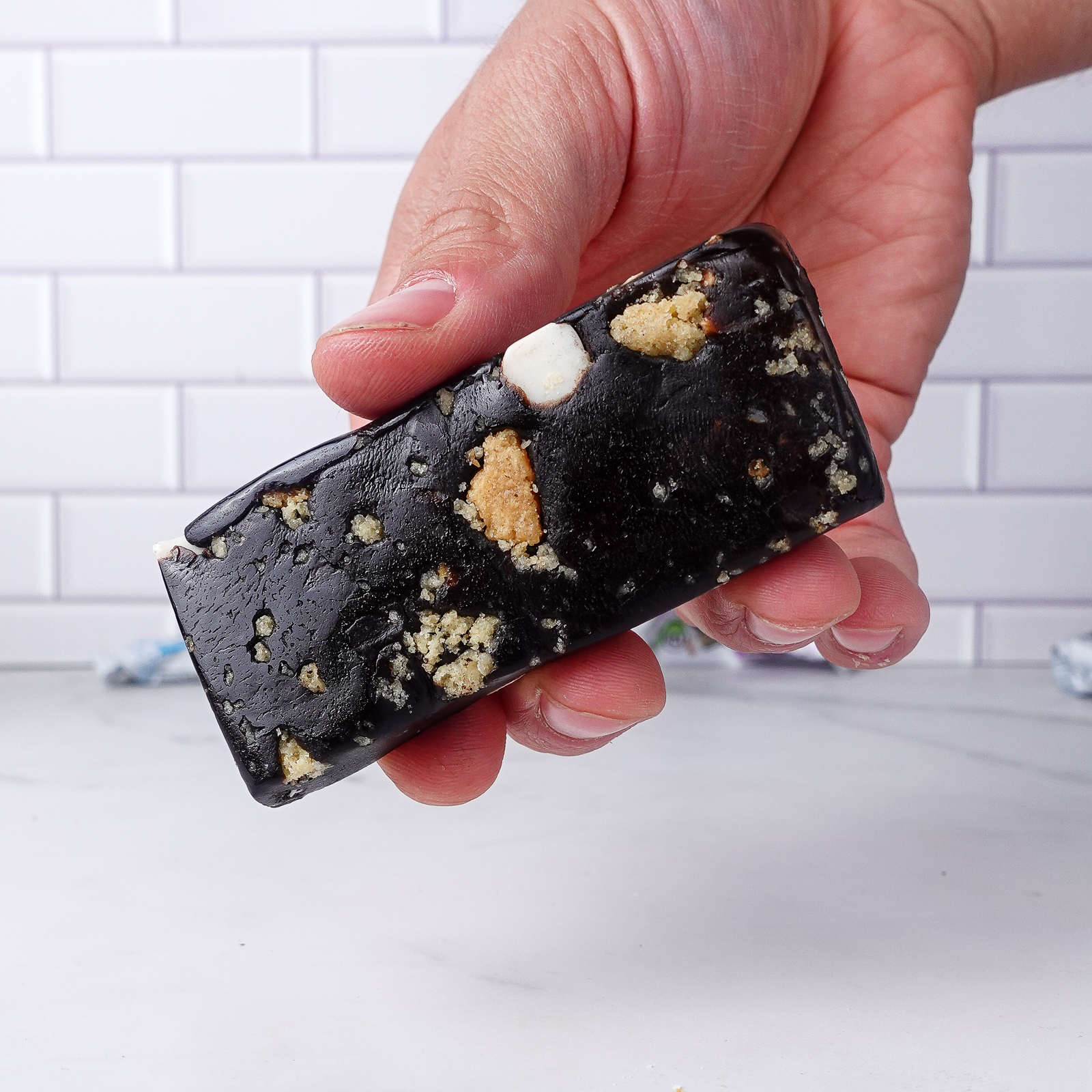 Lenny & Larrys Cookies and Cream Bar